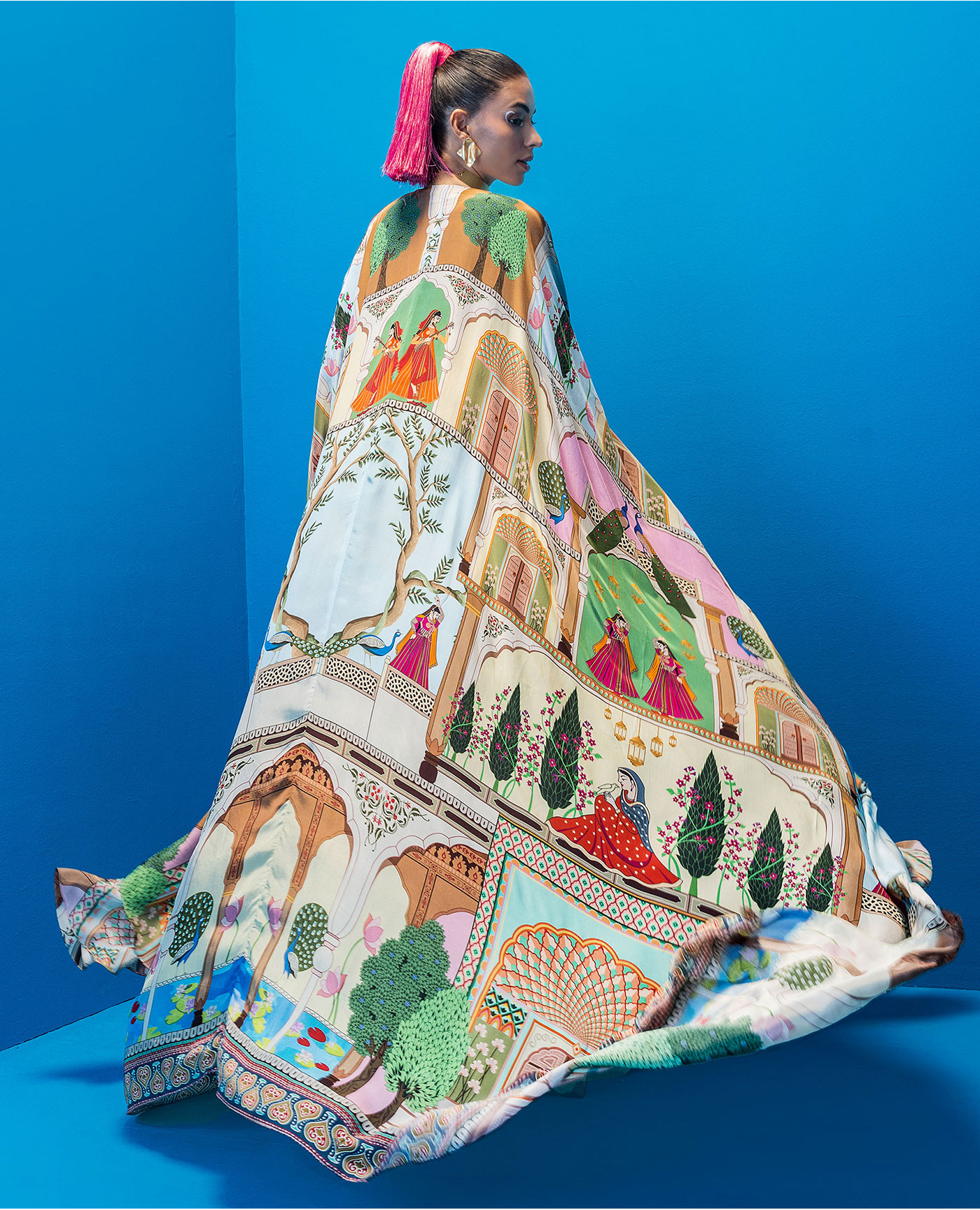 Statement Cape