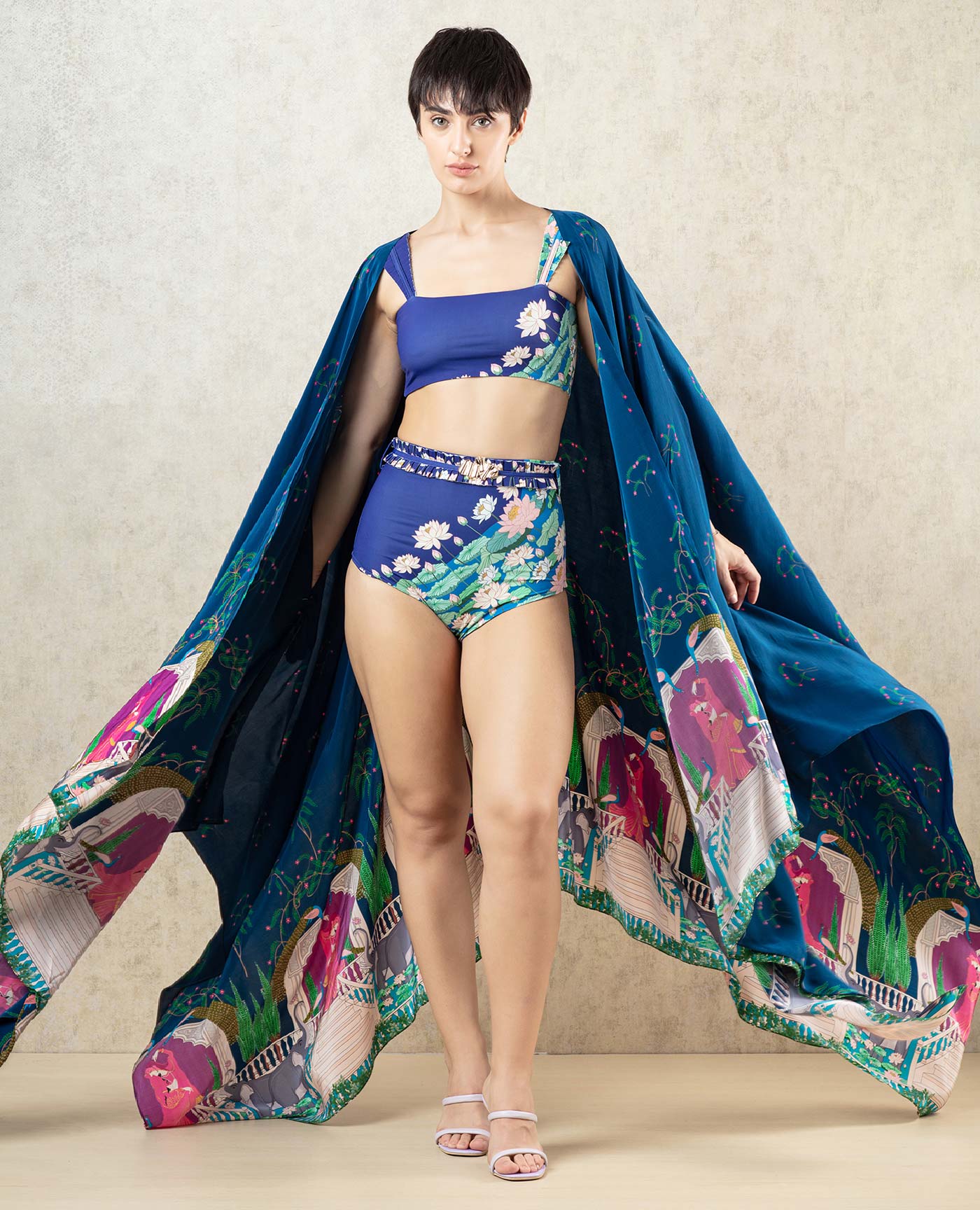 Statement Cape