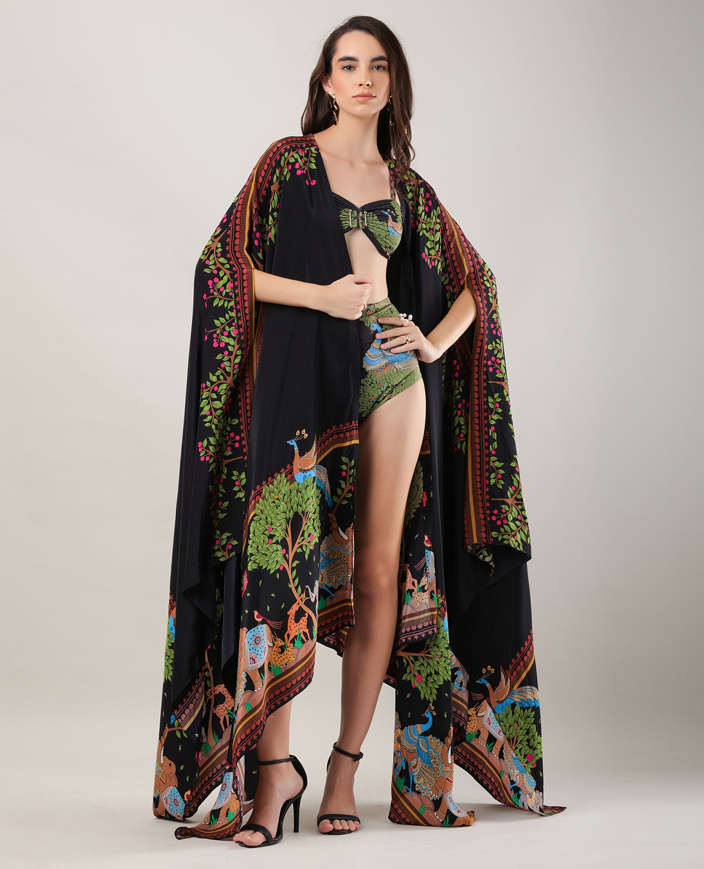 Statement Cape